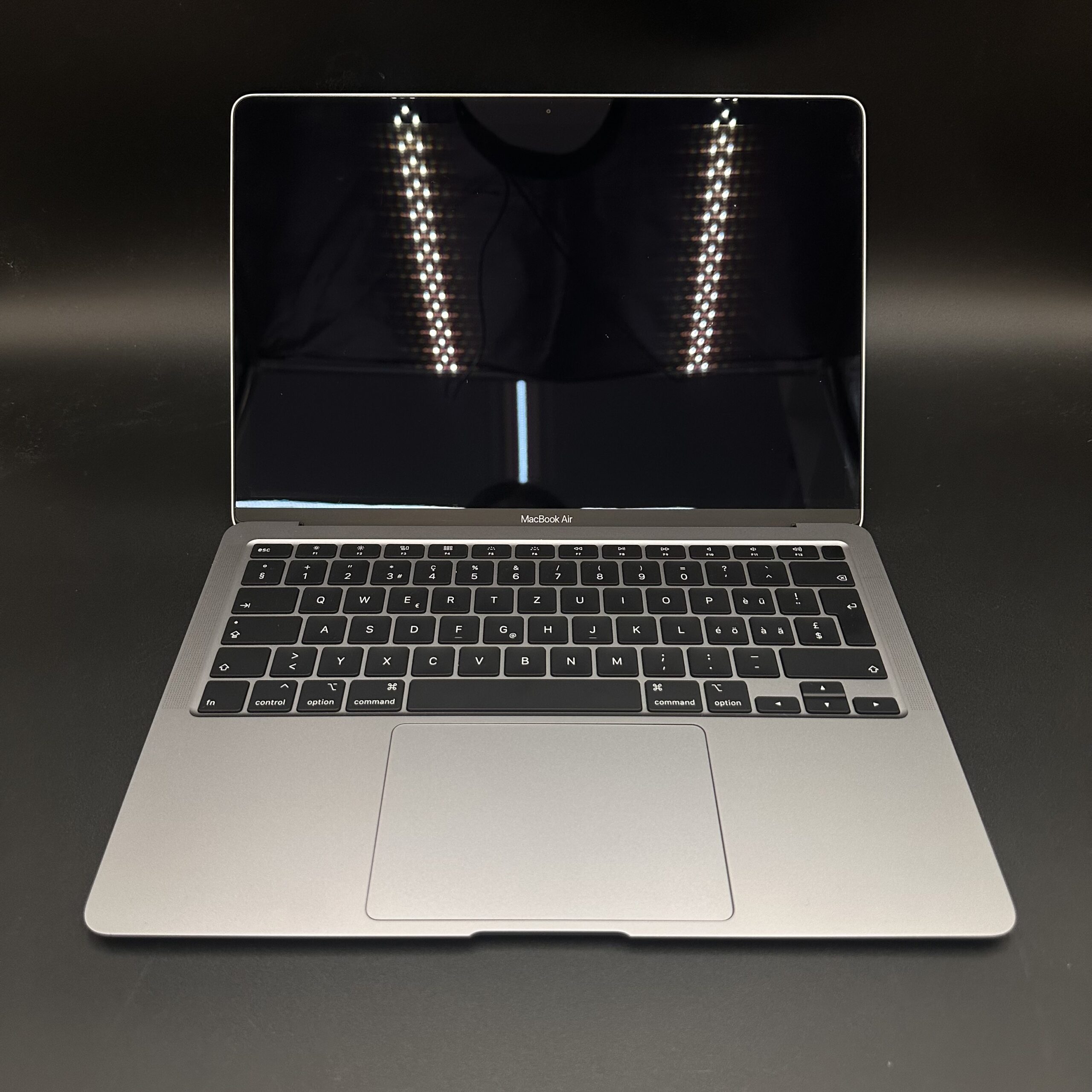 MacBook Air 2020 - Image 2